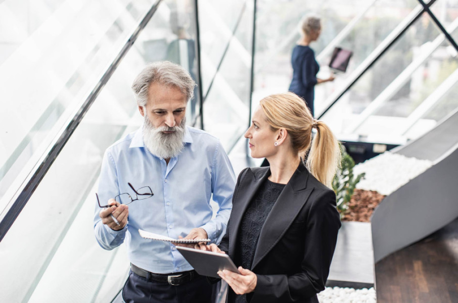 les_secteurs_qui_recrutent_des_seniors_1474839278